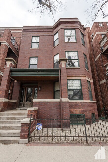 Building Photo - 1538 W Wrightwood Ave