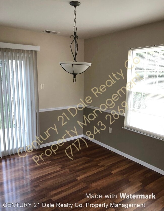 Building Photo - 2 br, 1.5 bath House - 20 Williamstown Circle