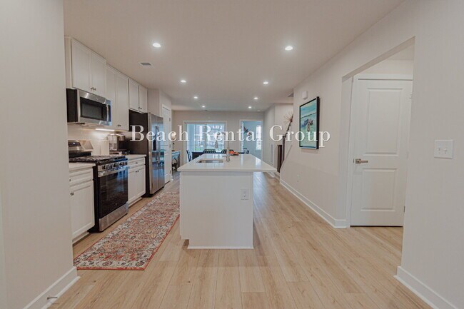 Building Photo - Furnished Townhouse in Gated Community