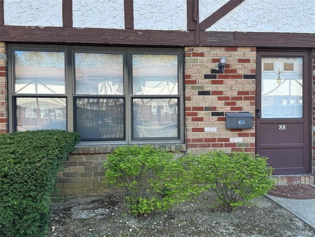 Building Photo - 88 Bailey Ct