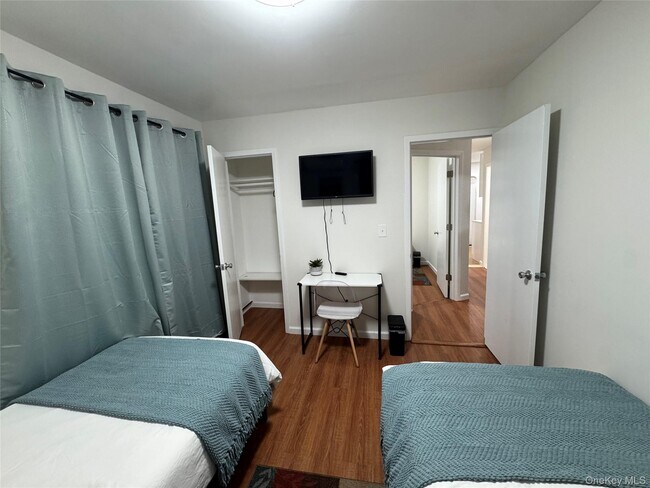 Building Photo - 31-18 106th St