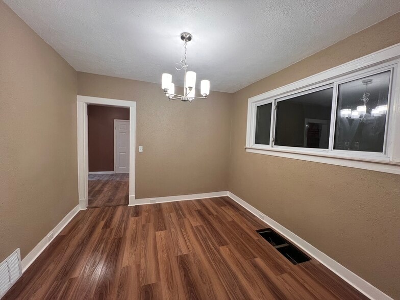 Building Photo - 2518 Hermansau St