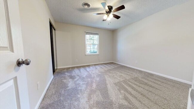Building Photo - 1104 Donaldson Dr