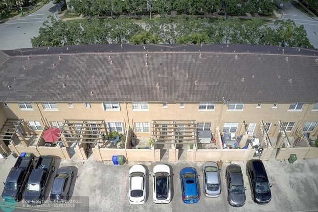 Building Photo - 619 SW 147th Ave