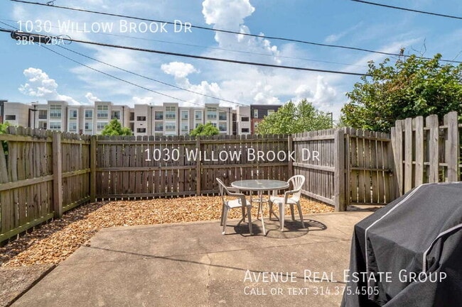 Building Photo - 1030 Willow Brook Dr