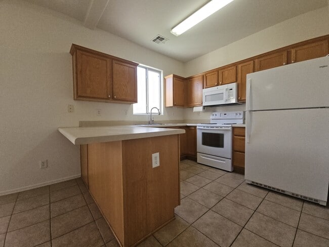 Building Photo - 2300 E Magma Rd