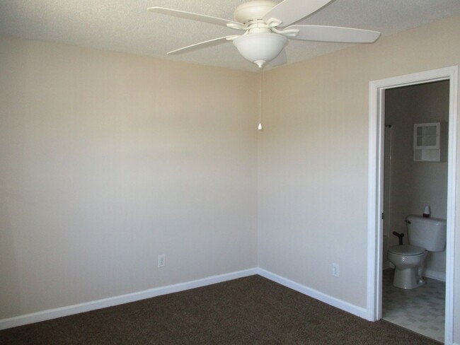 Building Photo - Lovely two bedroom, two and a half bathroo...