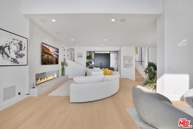 Building Photo - 30020 Morning View Dr