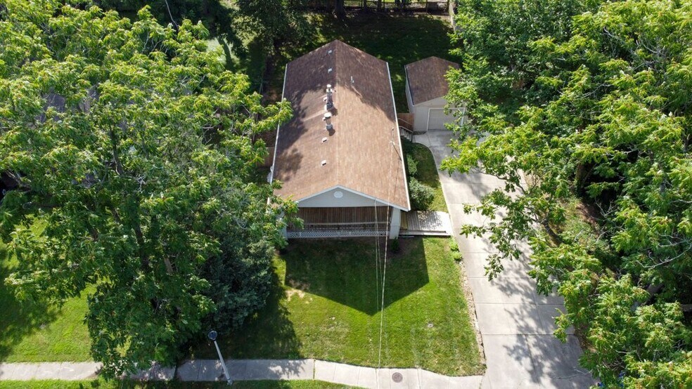 Building Photo - 8241 Riley St