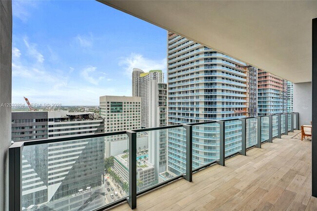 Building Photo - 88 SW 7th St