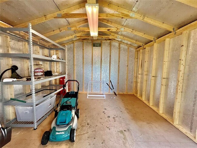 Building Photo - 7516 S Trask St