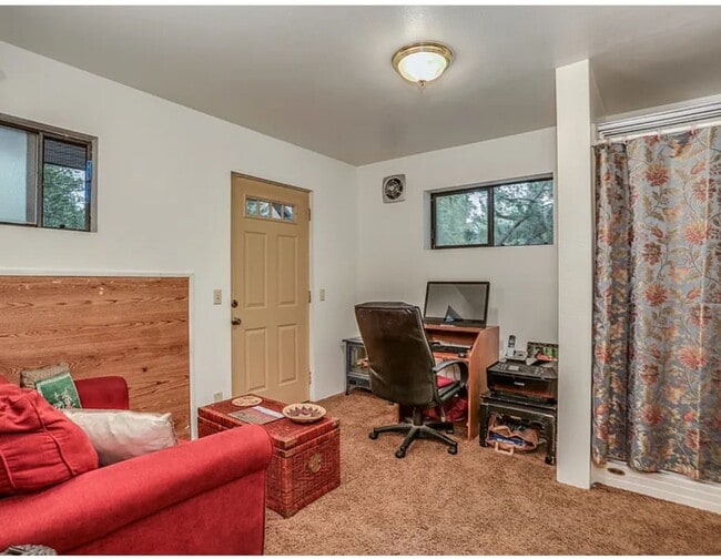 Building Photo - Large beautiful home in Idyllwild