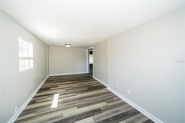 Building Photo - 887 W State Rd 434