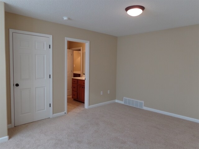 Building Photo - 6464 Wells Farms Cv