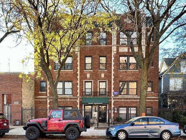Building Photo - 4551 N Damen
