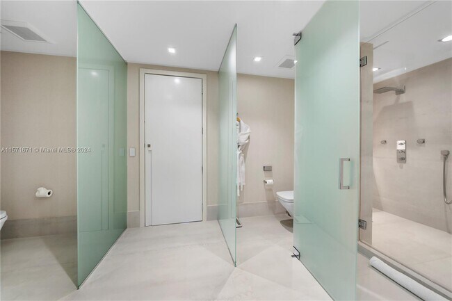 Building Photo - 10203 Collins Ave