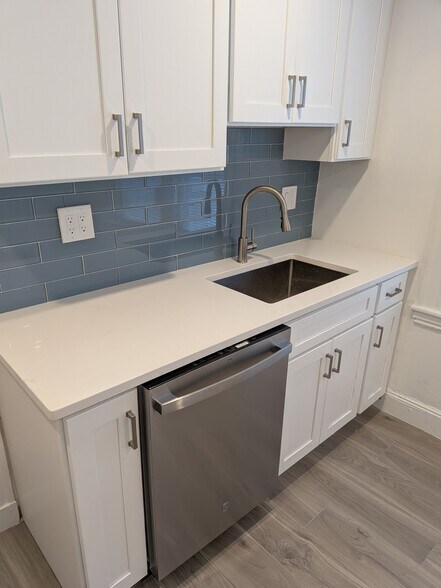 Building Photo - 91 Wallingford Rd