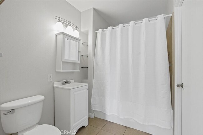 Building Photo - 388 E Ocean Blvd