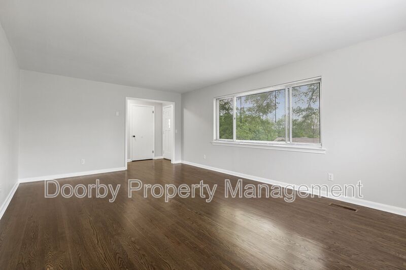 Building Photo - 1945 Barrett Dr