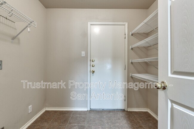 Building Photo - 130 Carmel Dr