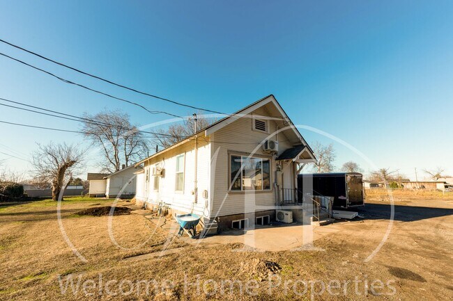 Primary Photo - Newly Remodeled 1 Bedroom with an Office