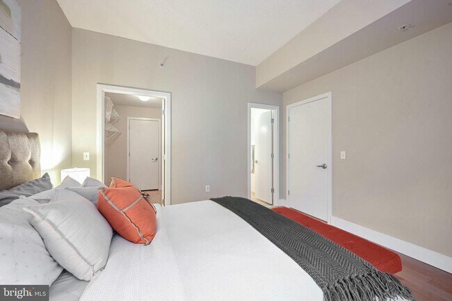 Building Photo - 2120 Vermont Ave NW