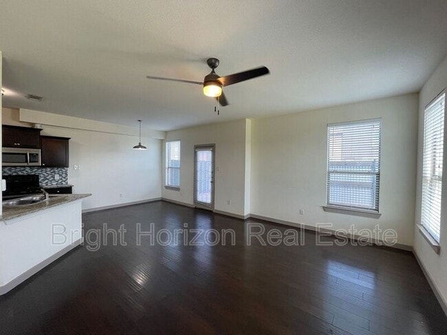 Building Photo - 3617 Valley Vista Dr