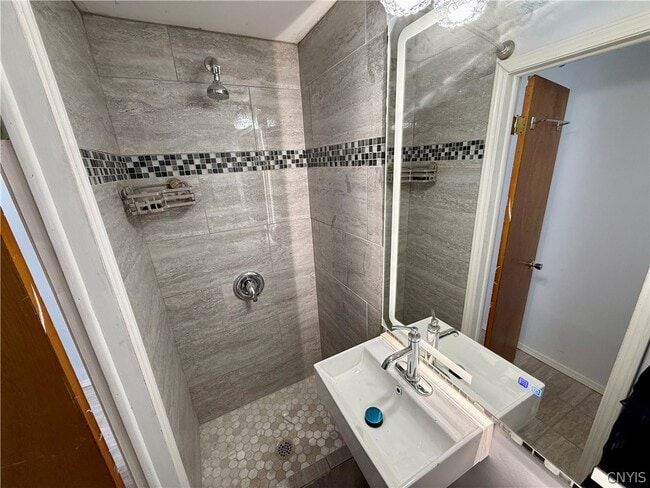 Building Photo - 2 Ilex Ln