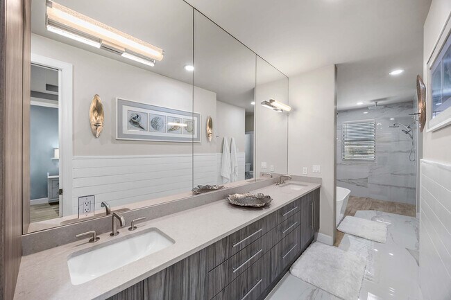 Building Photo - 10620 Gulf Shore Dr