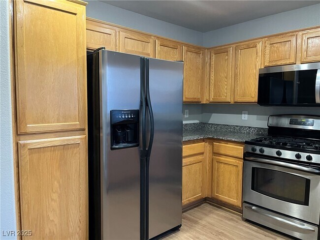 Building Photo - 5027 W Eldorado Ln