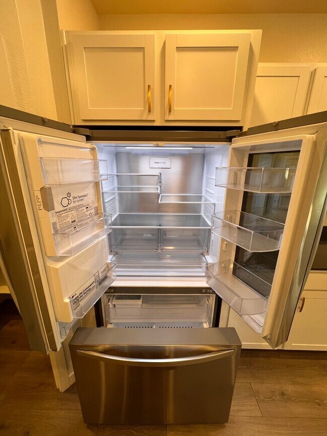 Building Photo - Beautiful newer, 4 Bedroom 2 Bath Home in Fernley