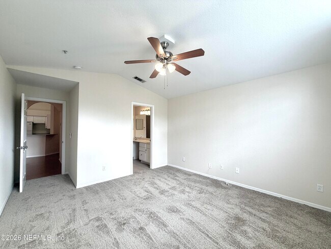 Building Photo - 13810 Sutton Park Dr N