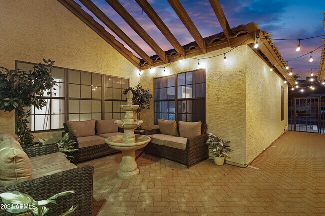 Building Photo - 5431 W Cochise Dr
