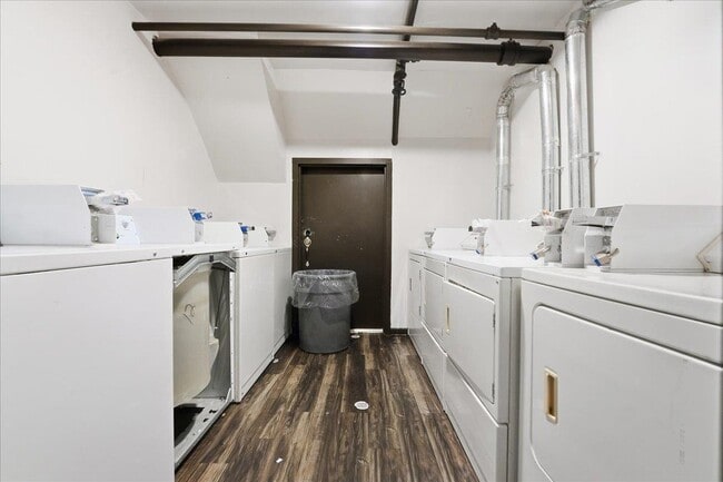 Building Photo - 3-5 Potter Pl