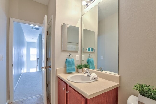 Building Photo - 4150 Four Oaks Blvd