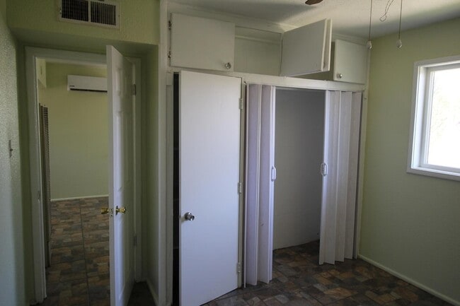 Building Photo - 3900 Flory Ave