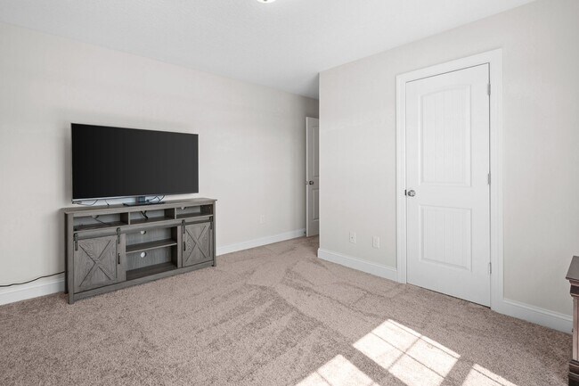 Building Photo - 1818 Olde Towne Pointe Blvd