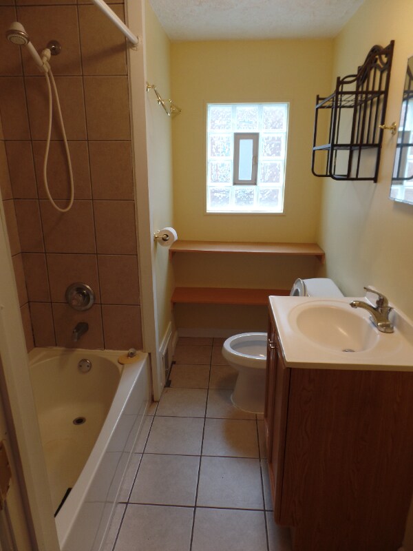 Building Photo - 669 Brown St