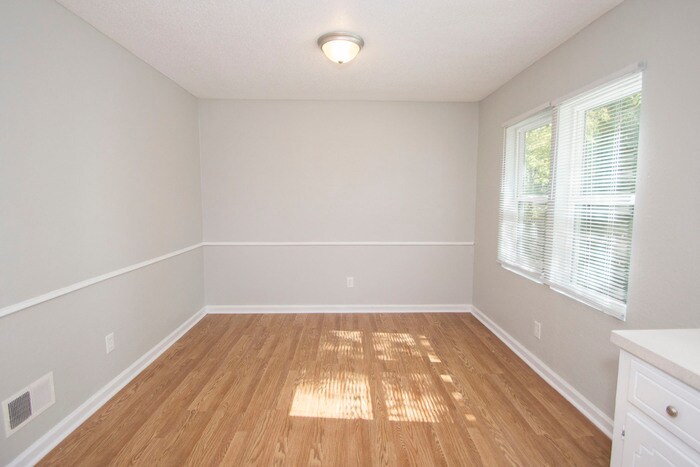 Building Photo - 2504 Banner Hill Rd