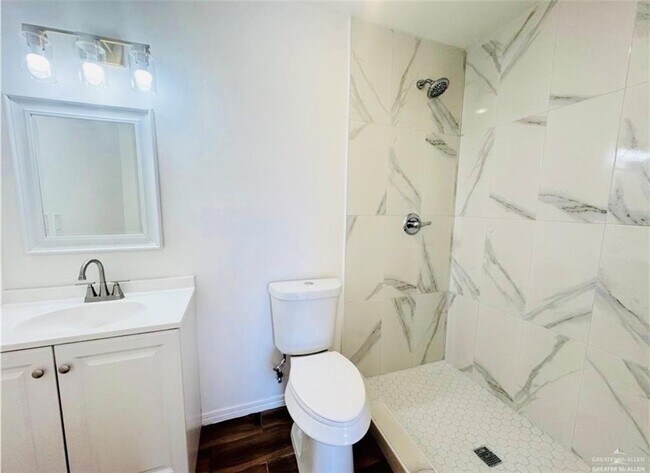 Building Photo - 12 Encino Dr