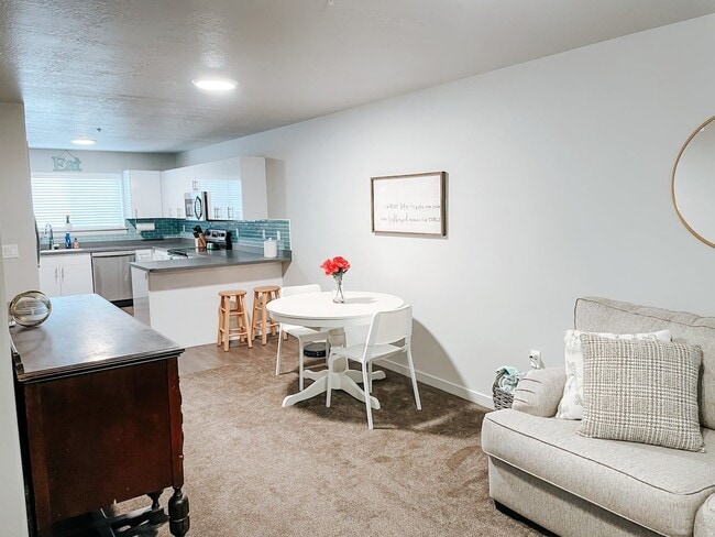 Building Photo - Brand New Modern Condo in Springville