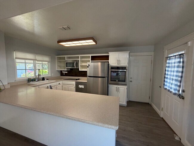 Building Photo - 9152 Condesa Dr