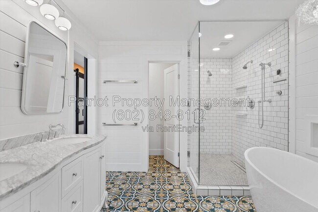 Building Photo - 8515 N 13th Pl