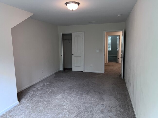 Building Photo - 5518 Hamilton Cir