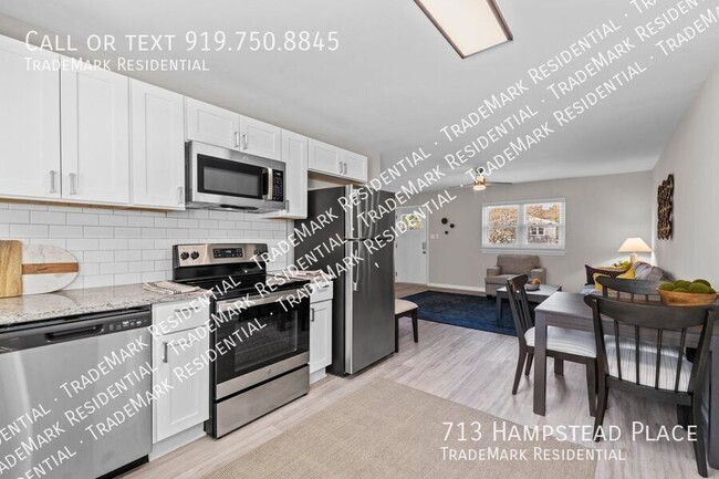 Building Photo - 713 Hampstead Pl