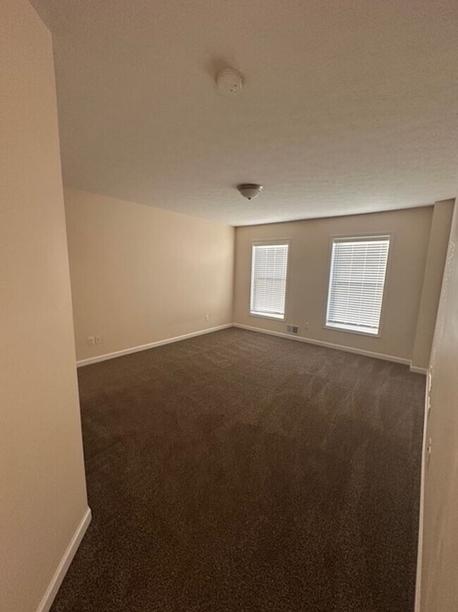 Building Photo - 4 Kings Way