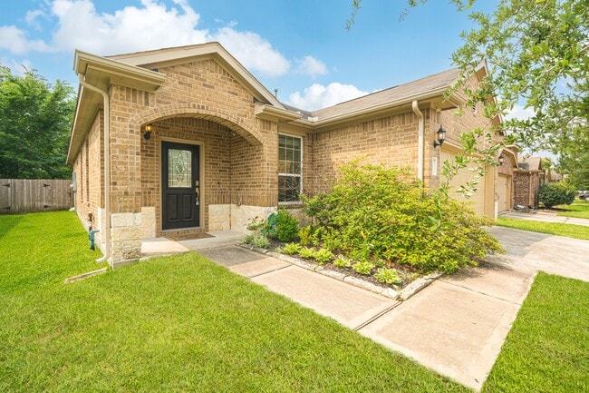 Building Photo - 12027 Rockridge Falls Dr