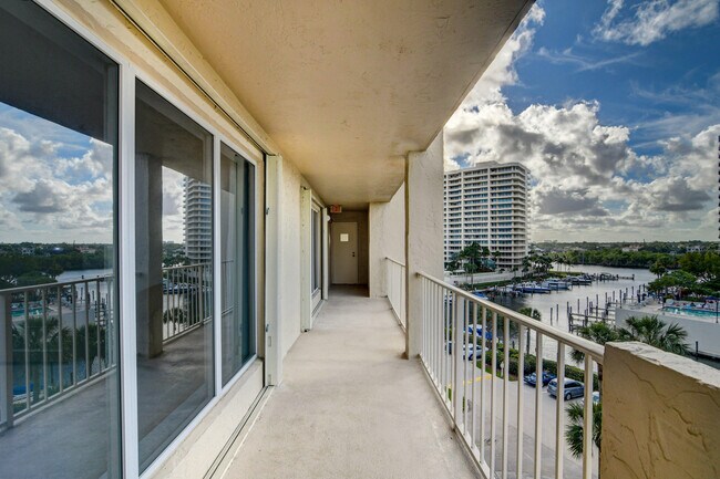 Building Photo - 4301 N Ocean Blvd