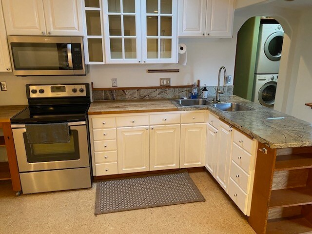 Building Photo - 1000 W Indiana St