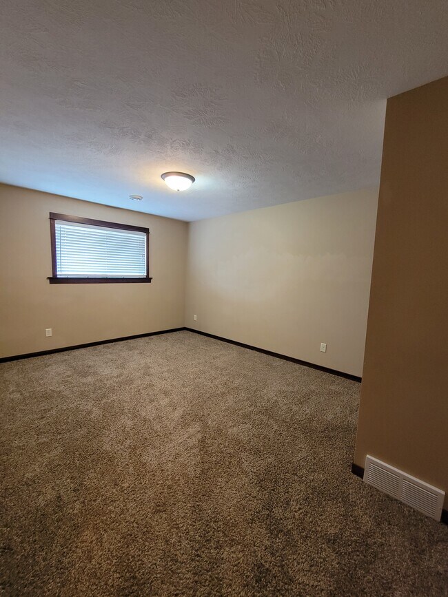 Building Photo - 1010 W Highway 14